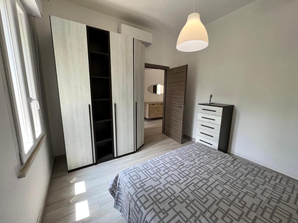 I Lecci Villa Livorno Buitenkant foto