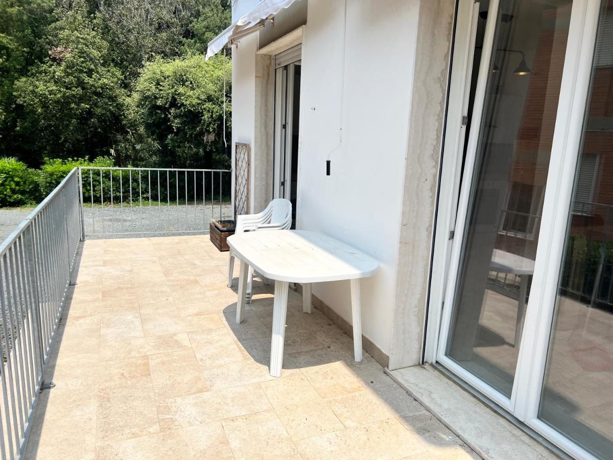 I Lecci Villa Livorno Buitenkant foto